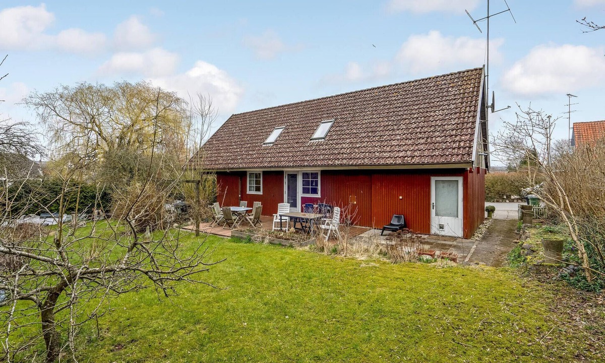 Millinge House | Beautiful home in Millinge with kitchen