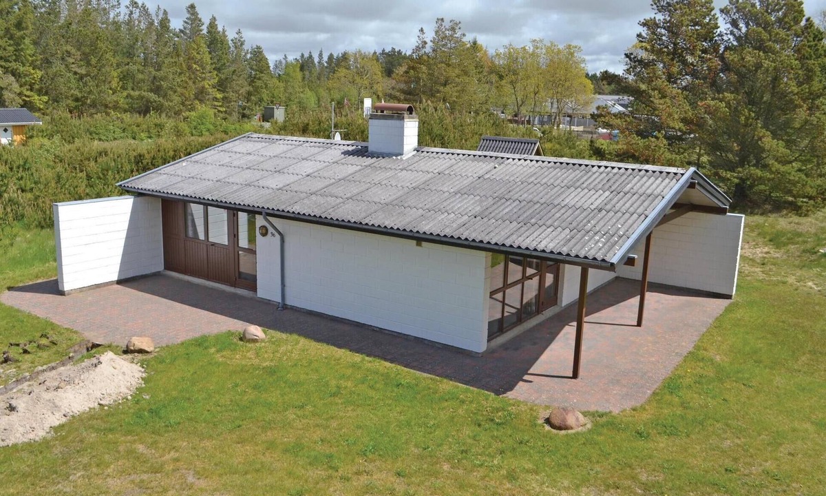 Houstrup House | Beautiful home in Nørre Nebel with WiFi