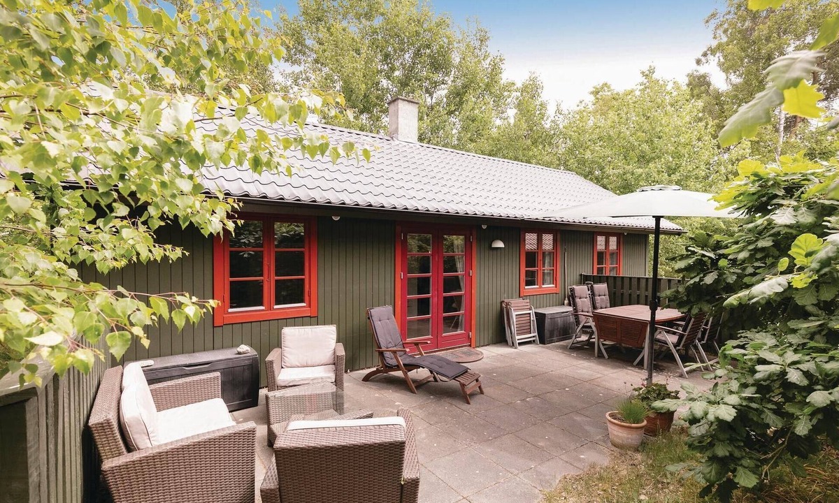 Nexø House | Beautiful home in Nexø with WiFi