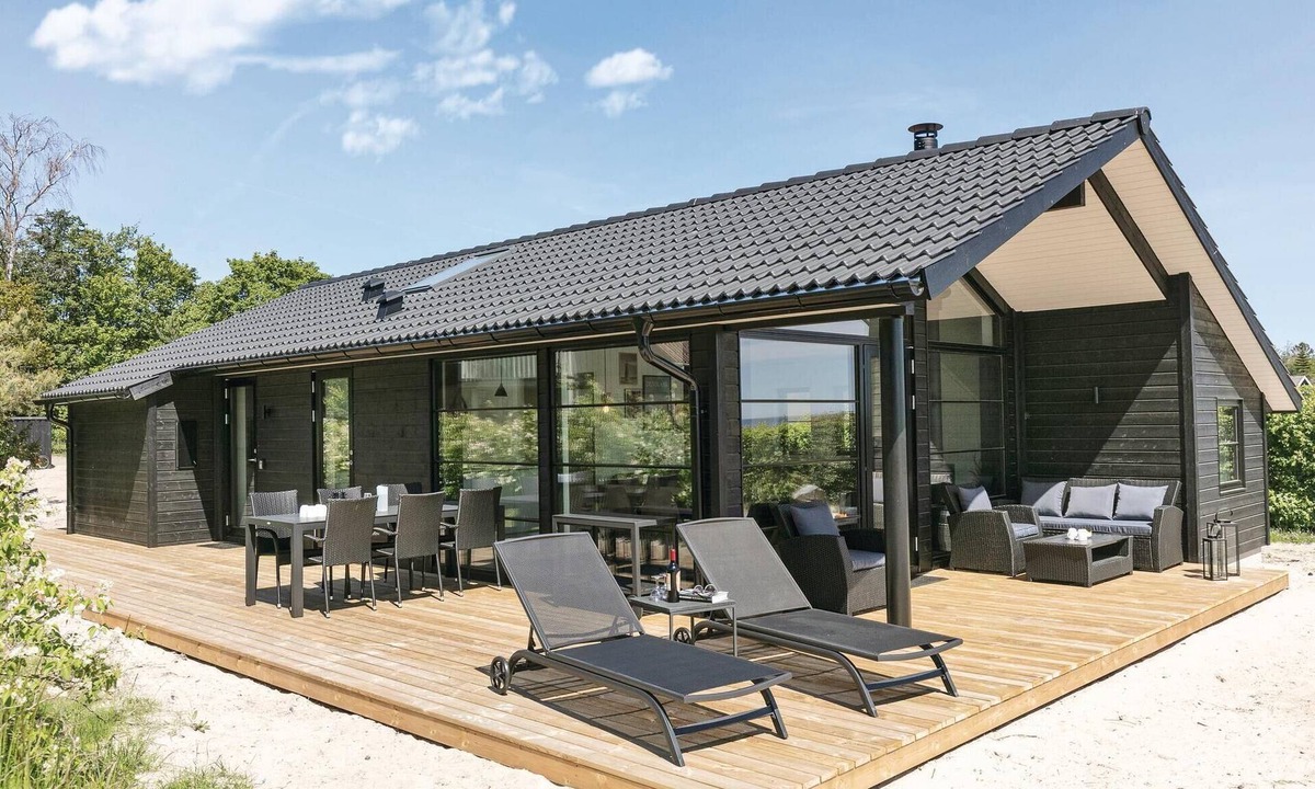 Balka House | Beautiful home in Nexø with WiFi