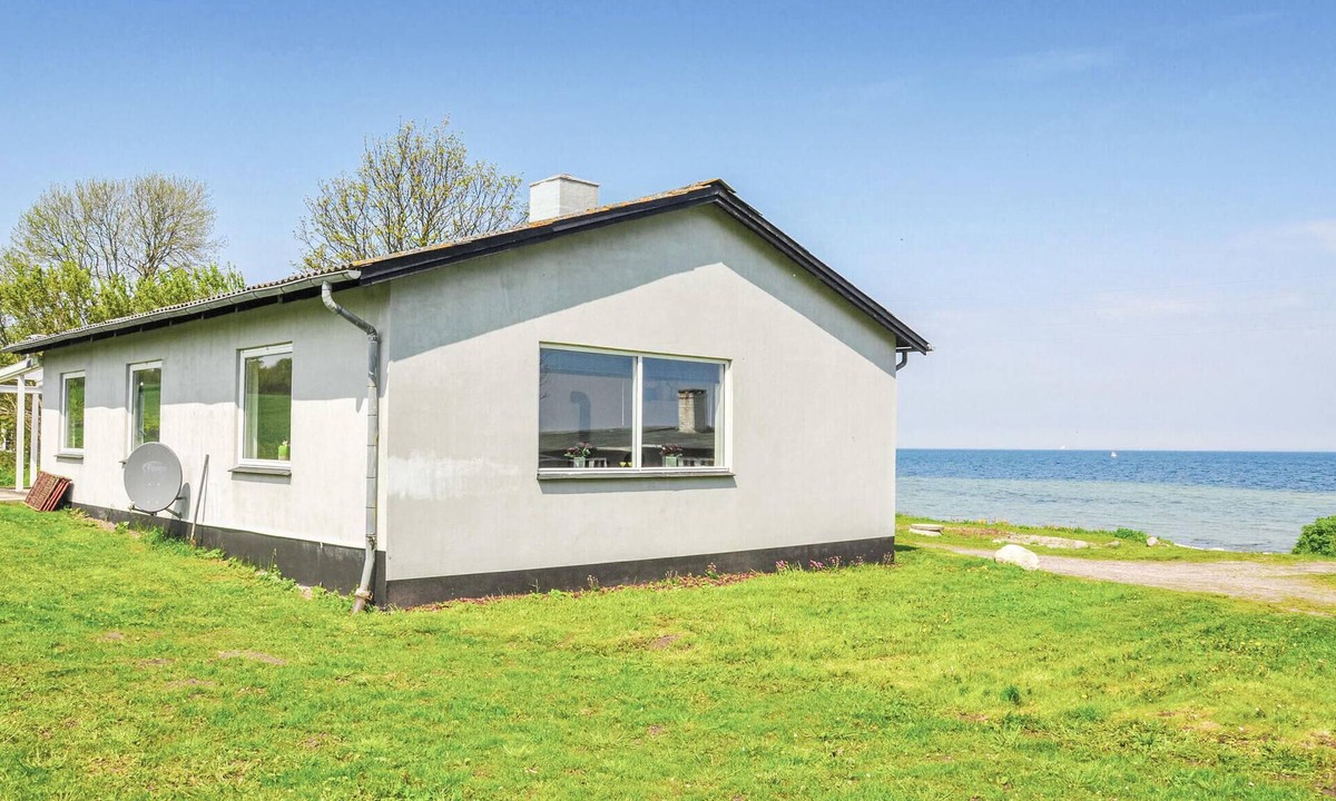 Nordborg House | Beautiful home in Nordborg with kitchen