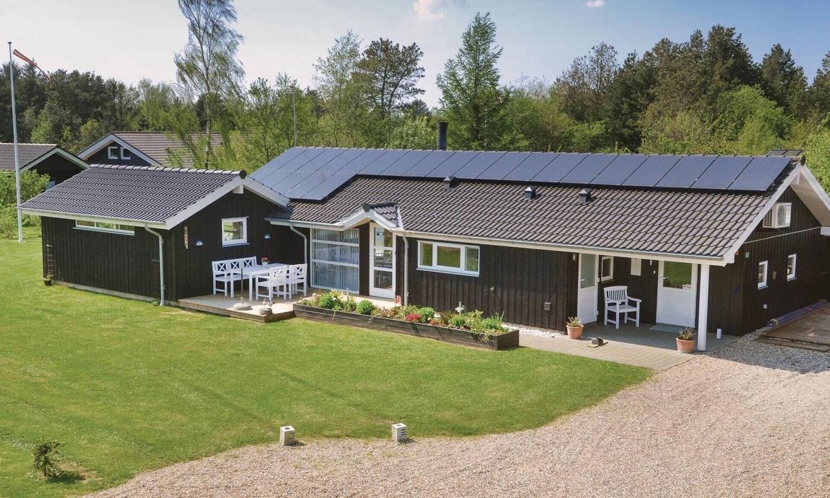 Jegum House | Beautiful home in Oksbøl with sauna