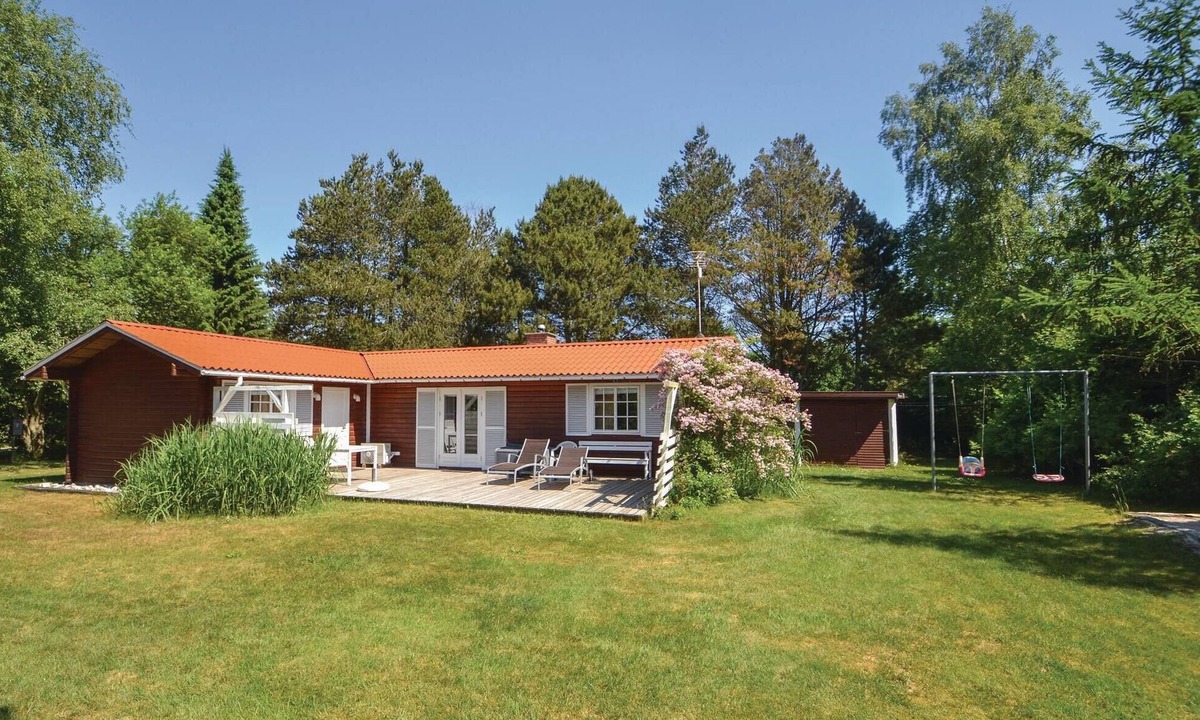 Ørsted House | Beautiful home in ørsted with kitchen