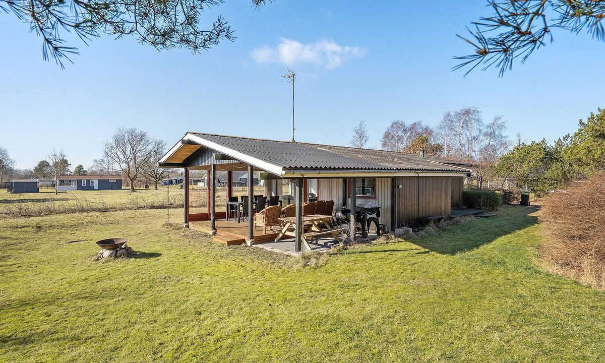 Ørsted House | Beautiful home in ørsted with kitchen