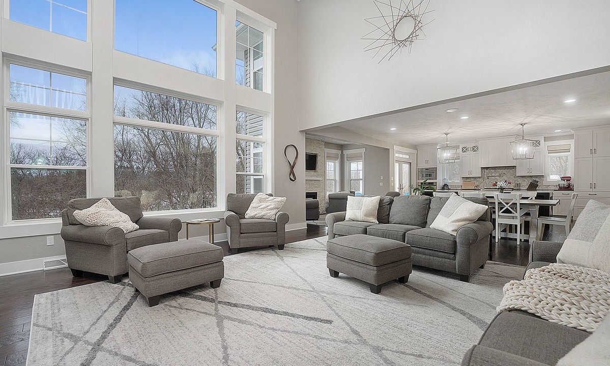 Butte Des Morts House | Beautiful Home in Oshkosh