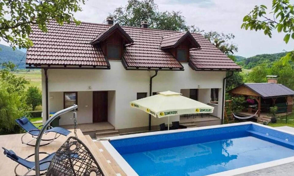 Otocac House | Beautiful home in Otocac with private swimming pool, can be inside or outside