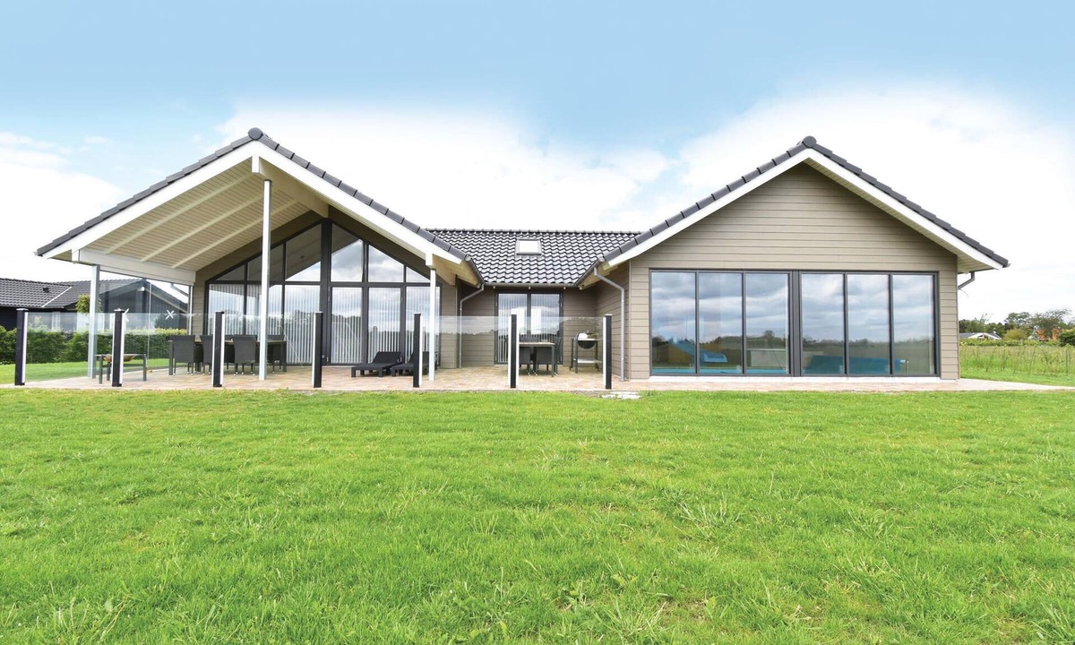 Tørresø House | Beautiful home in Otterup with sauna