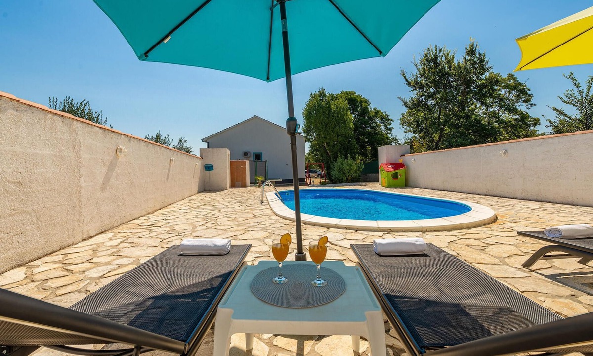 Podgradina House | Beautiful home in Podgradina