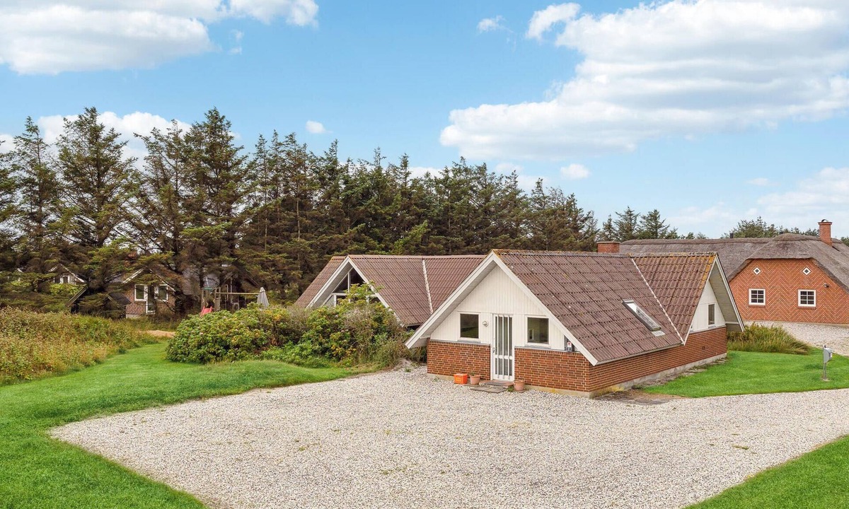 Klegod Strand House | Beautiful home in Ringkøbing with sauna