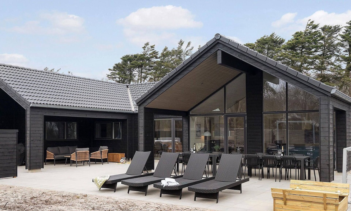 Lodbjerg Hede House | Beautiful home in Ringkøbing with sauna
