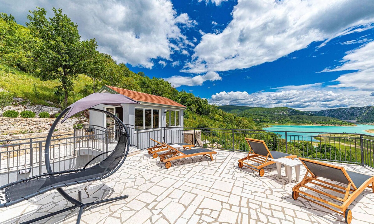 Prolozac House | Beautiful home in Ricice with sauna
