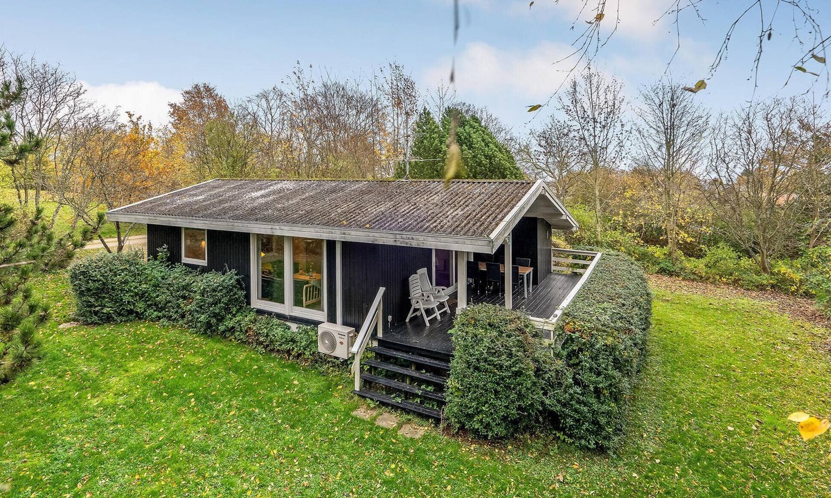 Spodsbjerg House | Beautiful home in Rudkøbing with WiFi