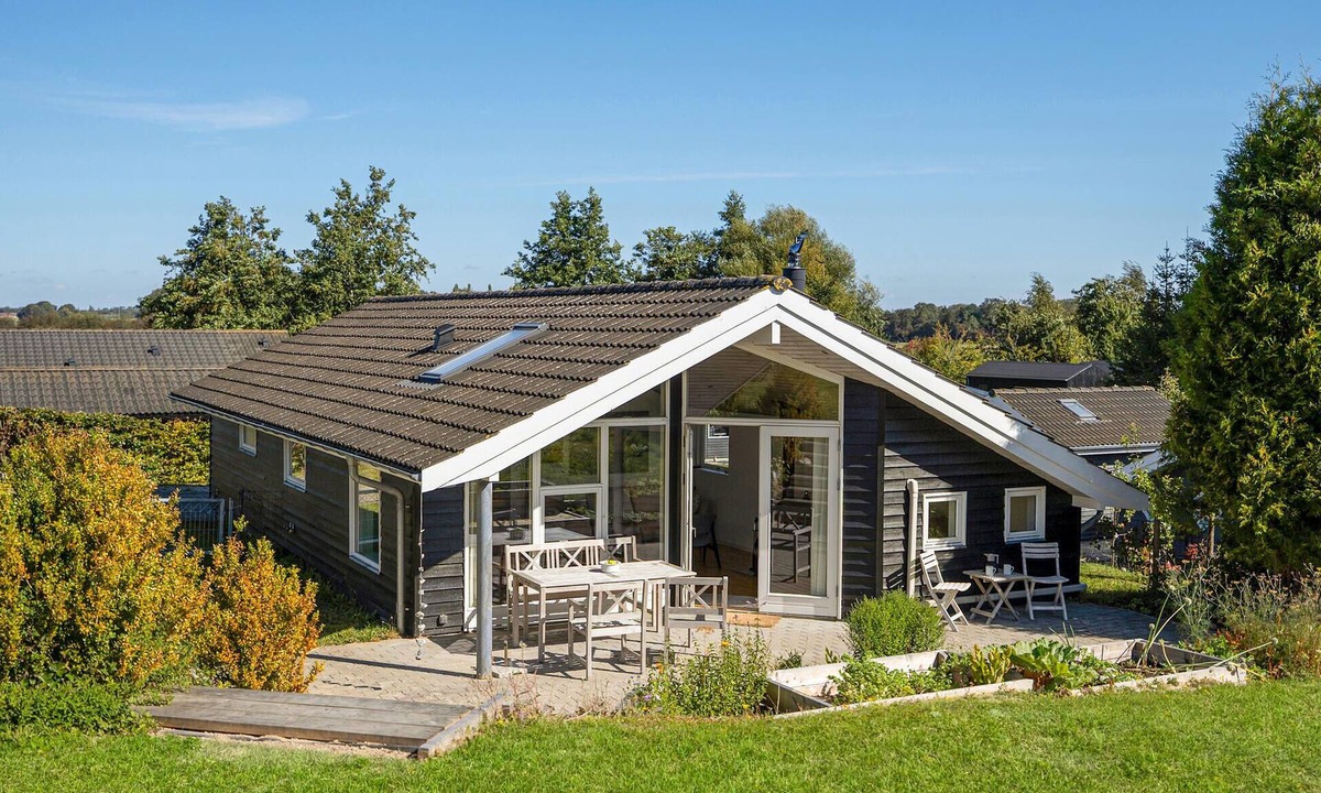 Bisserup House | Beautiful home in Rude with kitchen