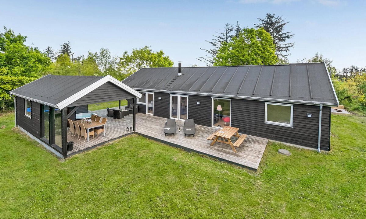 Skjern House | Beautiful home in Skjern with sauna