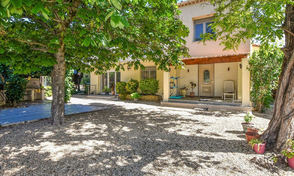 Sorgues House | Beautiful home in Sorgues with WiFi