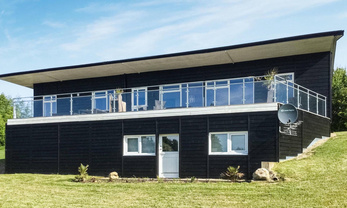 Lihme House | Beautiful home in Spøttrup with sauna