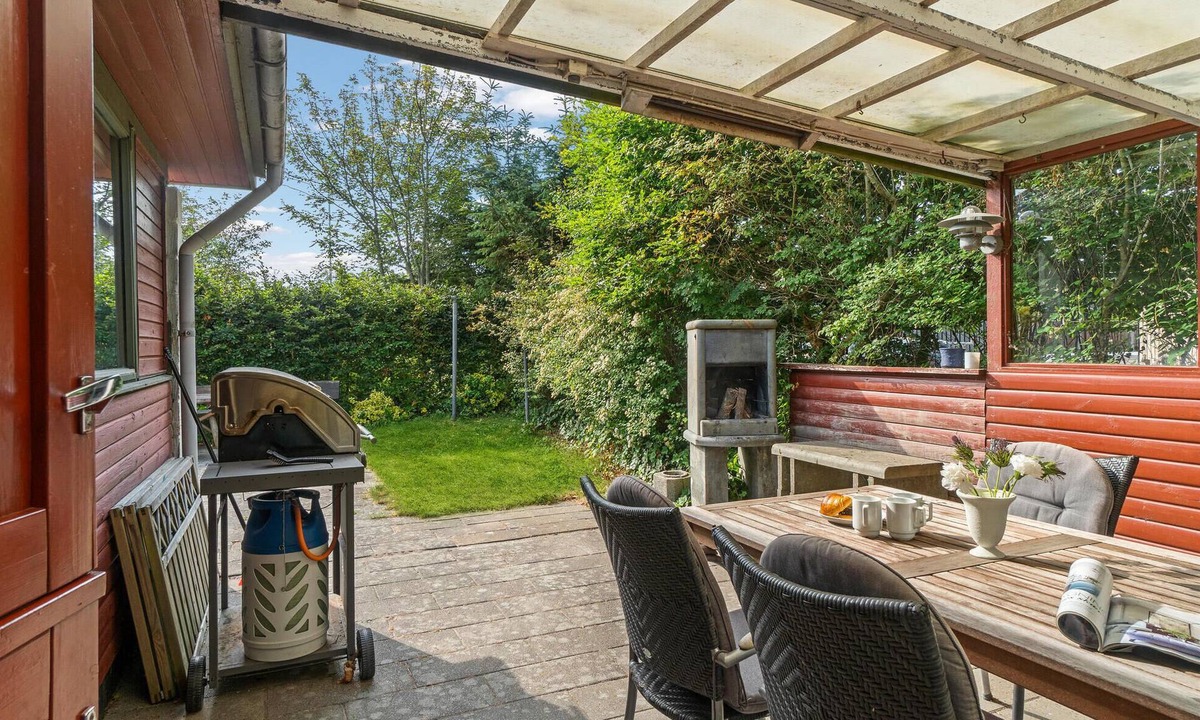 Remmer Strand House | Beautiful home in Struer with kitchen