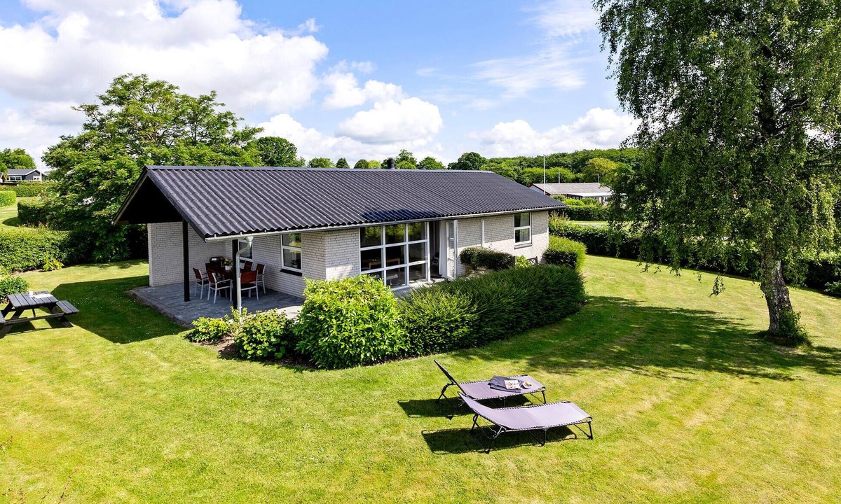 Vollerup House | Beautiful home in Sydals with house sea view