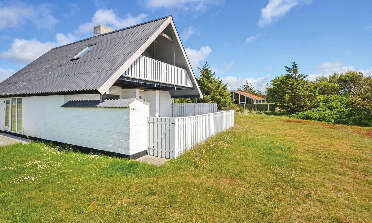 Vorupør House | Beautiful home in Thisted with kitchen