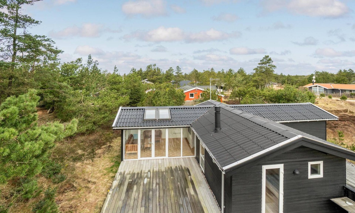 Sønder Vorupør House | Beautiful home in Thisted with WiFi