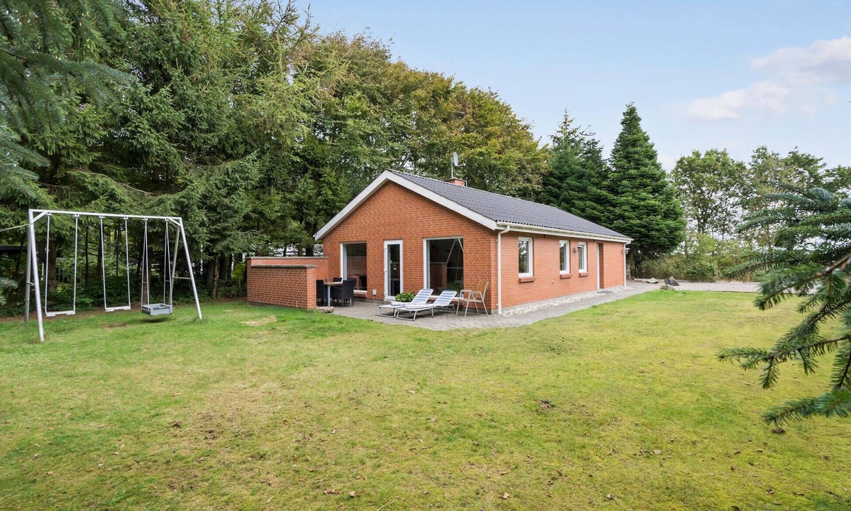 Sønder Nissum House | Beautiful home in Ulfborg with sauna