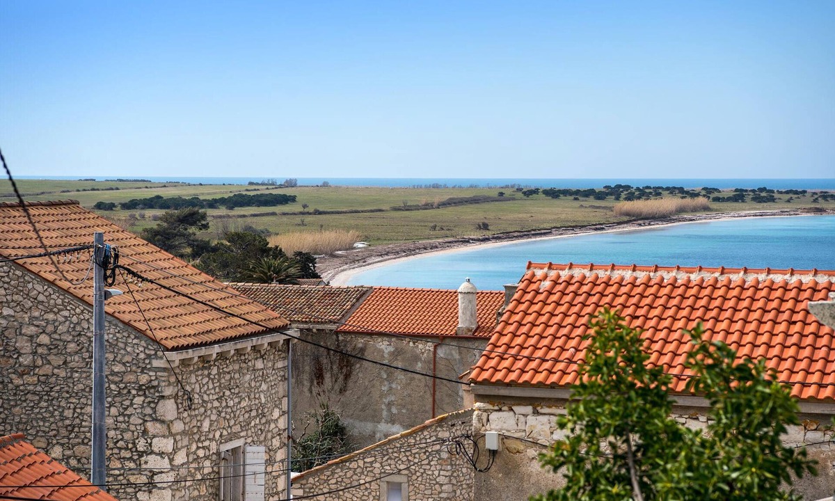 Unije House | Beautiful home in Unije with WiFi