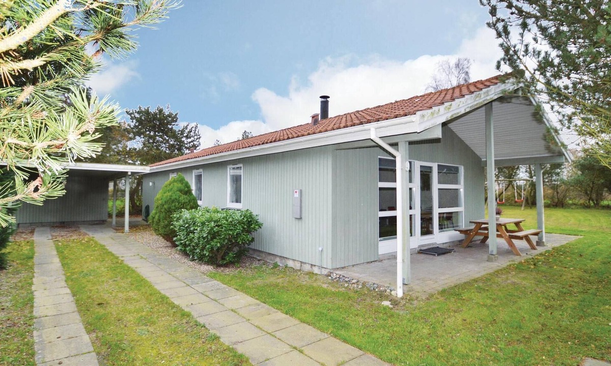 Marielyst House | Beautiful home in Væggerløse with WiFi