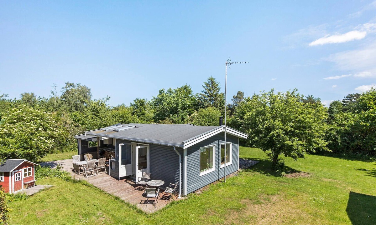 Holloselund House | Beautiful home in Vejby with kitchen