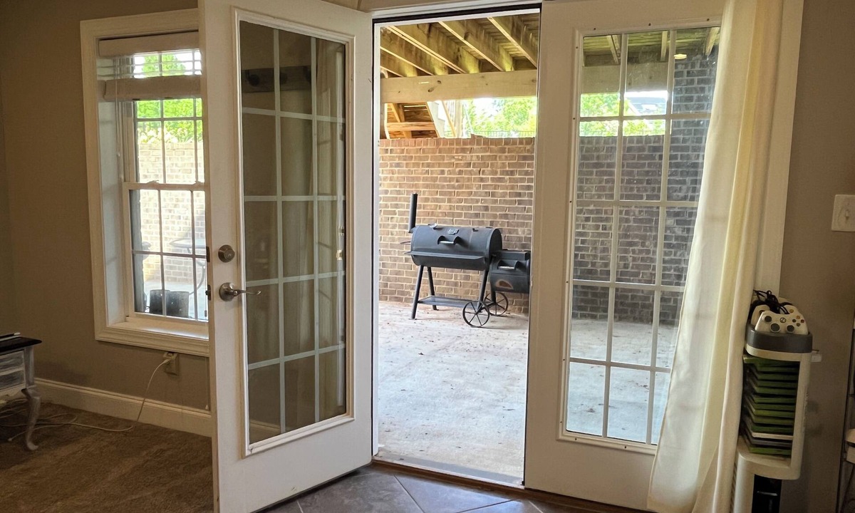 Forest House | BEAUTIFUL HOME LOCATED IN QUITE AREA NEAR GOLF COURSE!