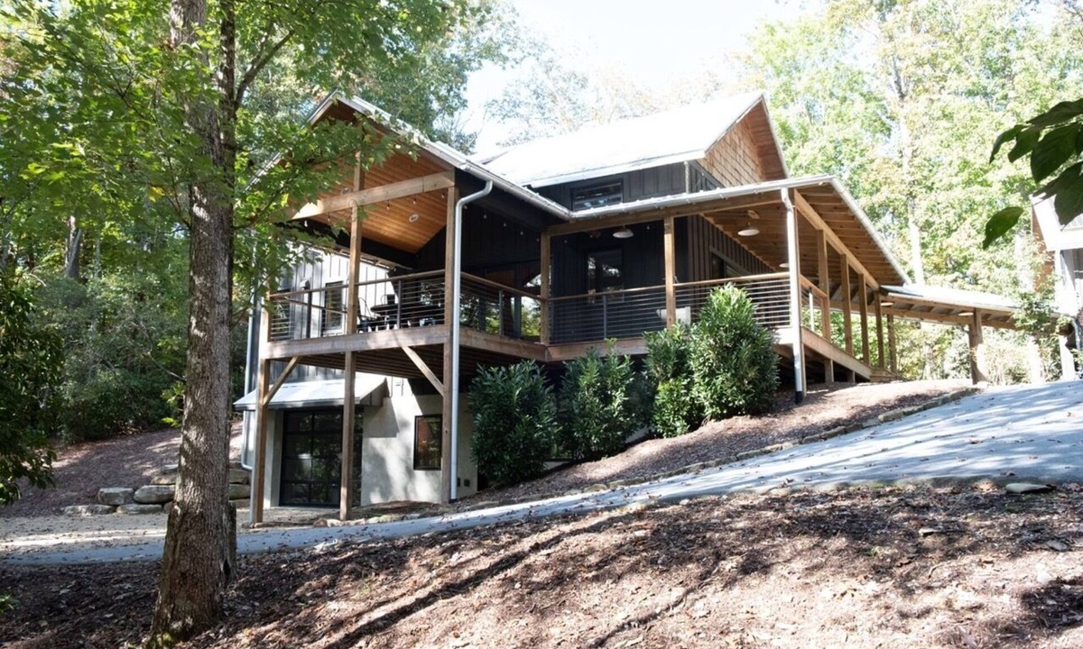 Pisgah Forest House | Beautiful Home with Guest House in Pisgah Forest
