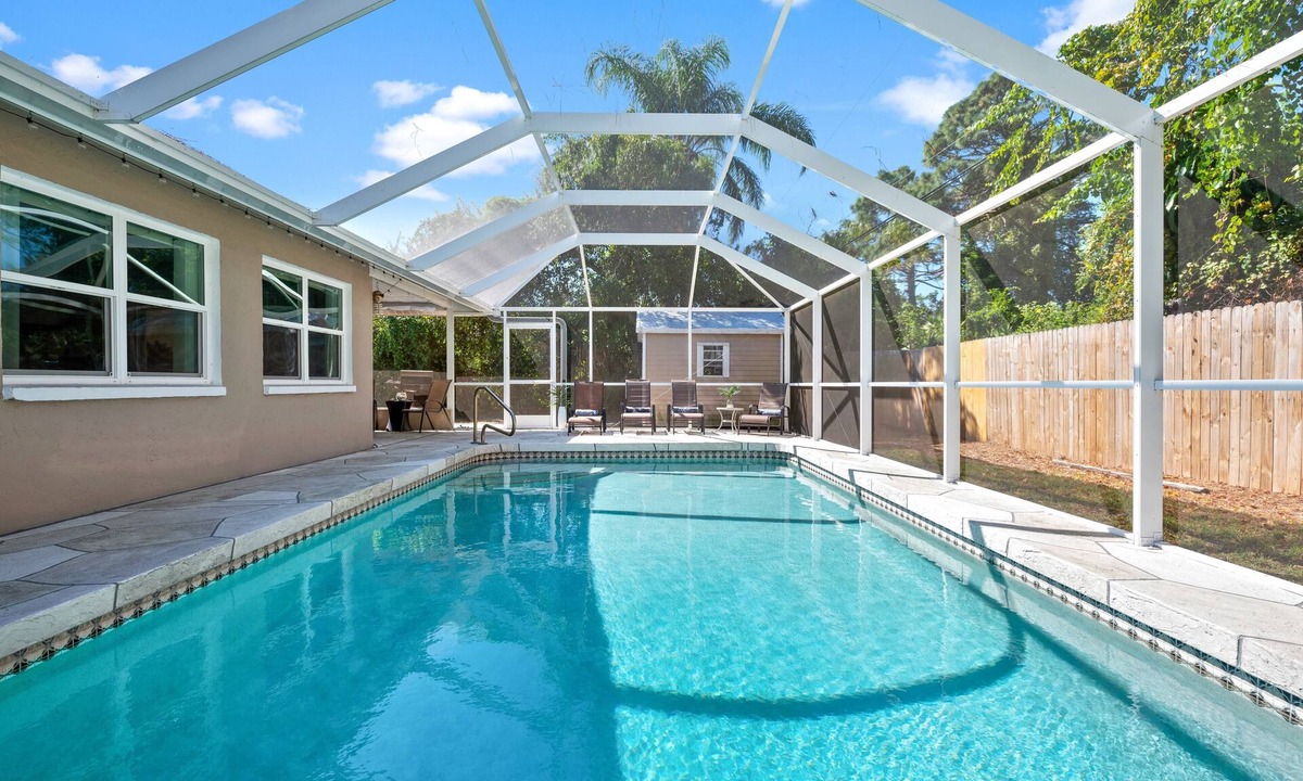 South Venice House | BEAUTIFUL HOME WITH HEATED POOL!