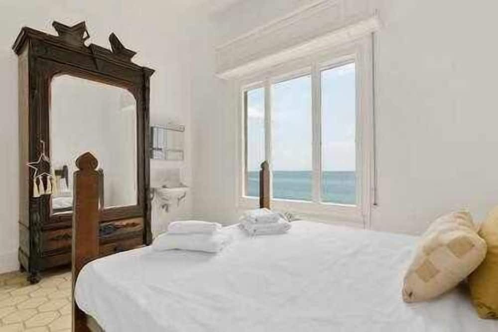 Sant Pol De Mar House | Beautiful house front line beach, amazing views