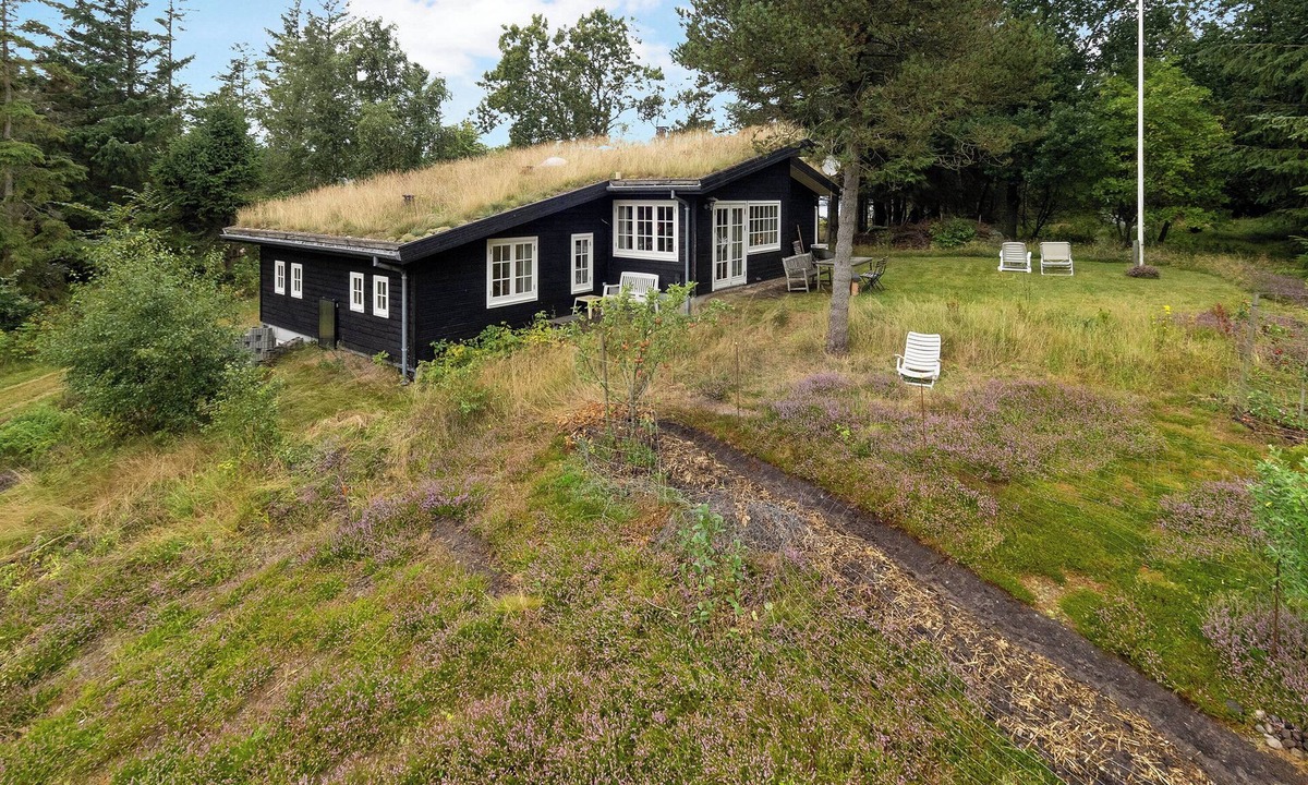 Fur House | Beautiful house, 1st row to the water