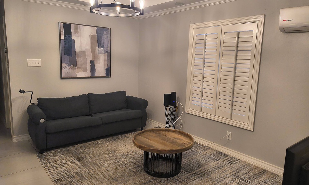 Bonanza House | Beautiful house 3 bedroom and 2 1/2 baths , contemporary style, great location