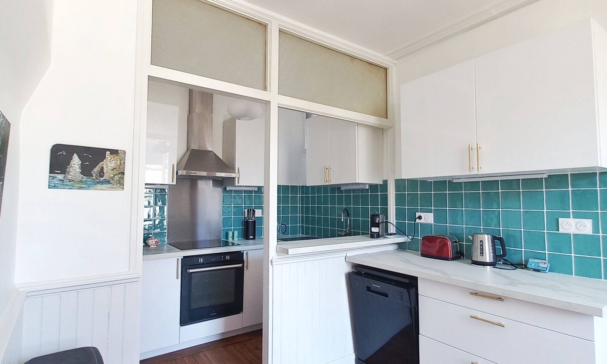 Etretat House | Beautiful house in the center of town, 100 m from the cliffs, with private parking.