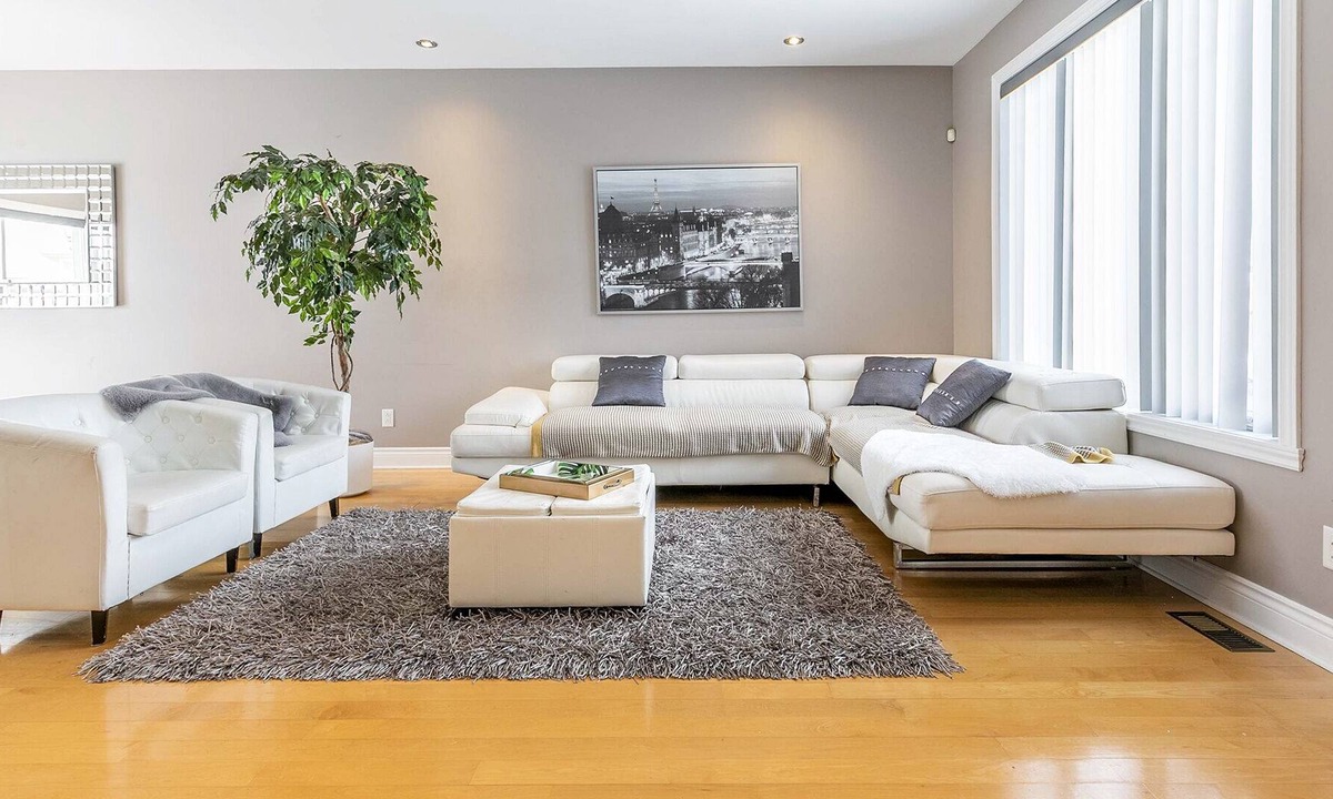 Brossard House | Beautiful house near all services