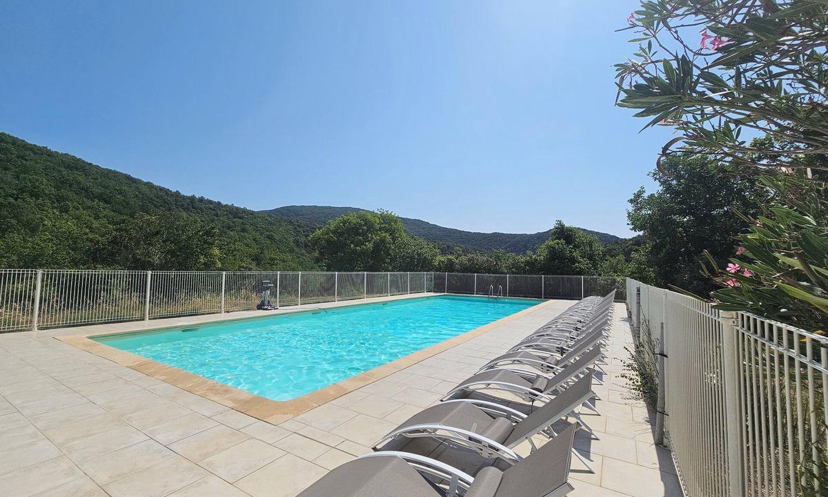 La Liviniere House | Beautiful house with views and a shared pool