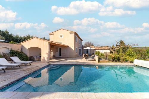 Cabries Villa | Beautiful house with a gym and sauna