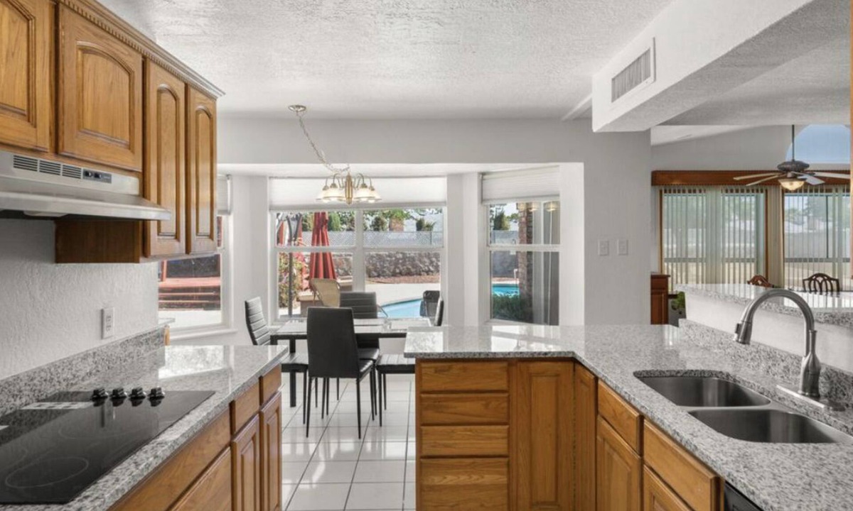 Biggs Field House | Beautiful house with a pool