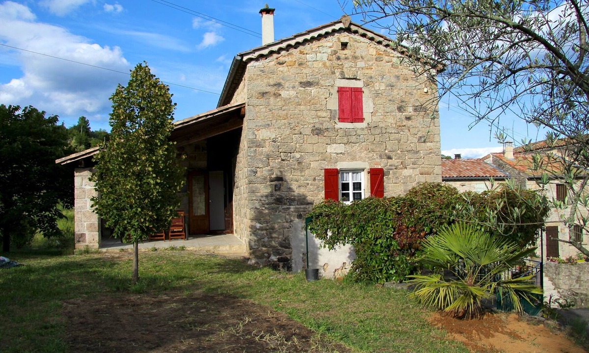 Chambonas House | Beautiful independent house next a river.