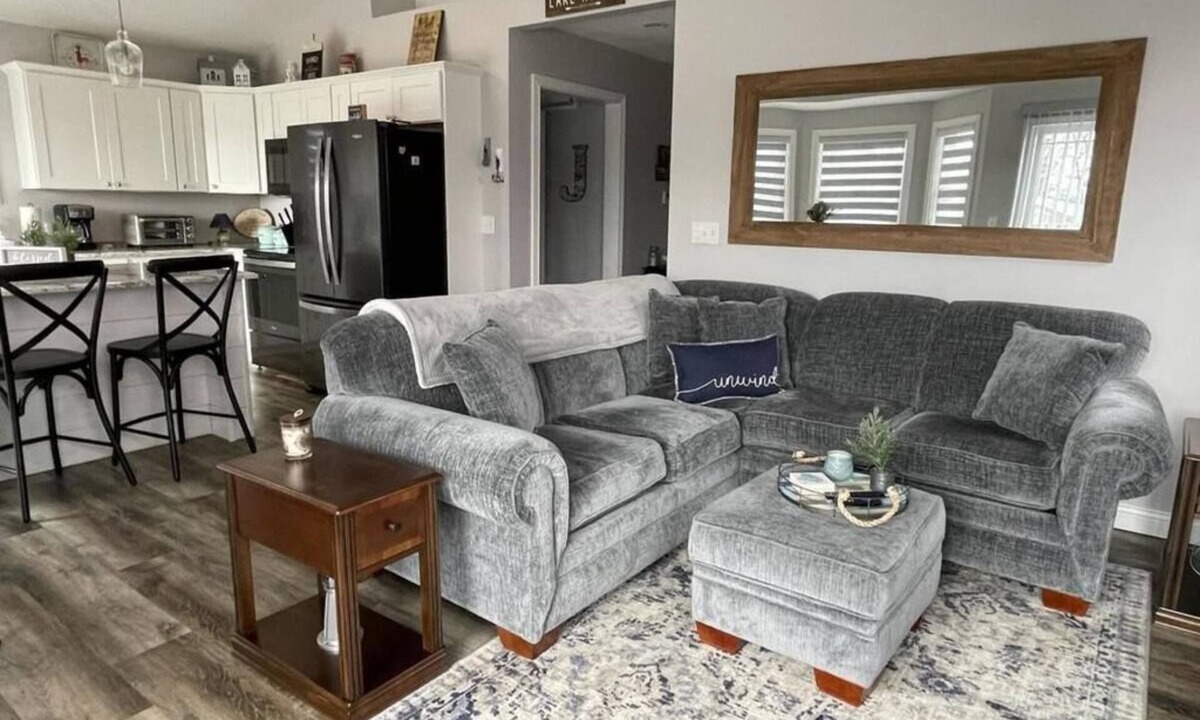 Lakeview Apartment | Beautiful Indian Lake Getaway!