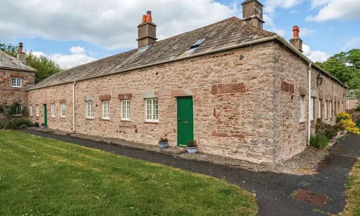 Penrith House | Beautiful Lake District Cottage With Log Burner