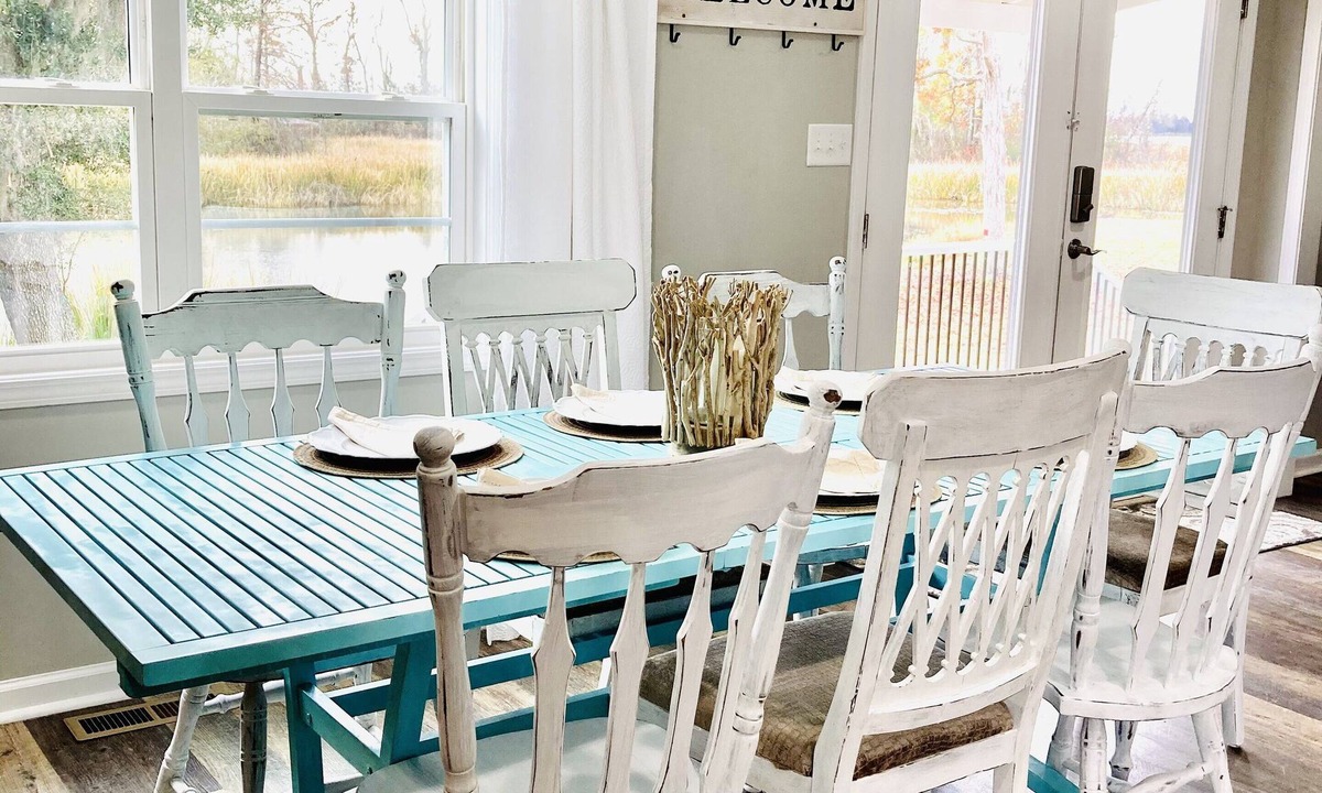 Donalsonville House | Beautiful Lake Front View