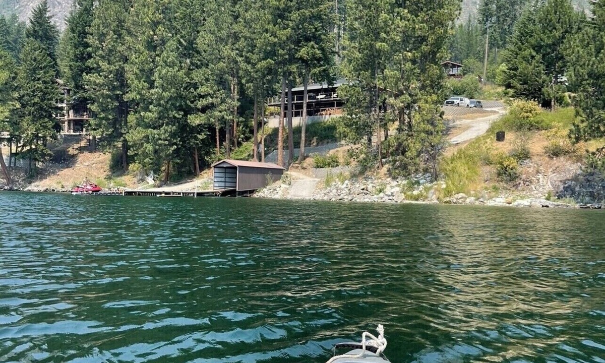 Bayview House | Beautiful Lake Front Property