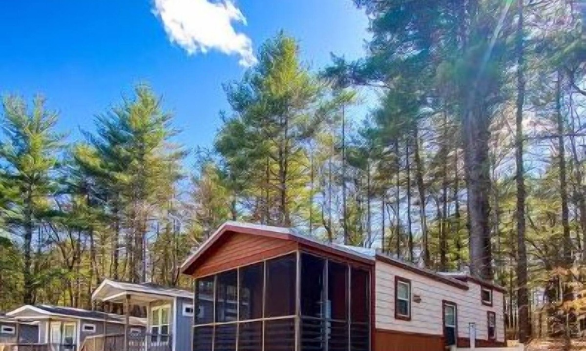 Queensbury Cottage | Beautiful Lake George Cottage