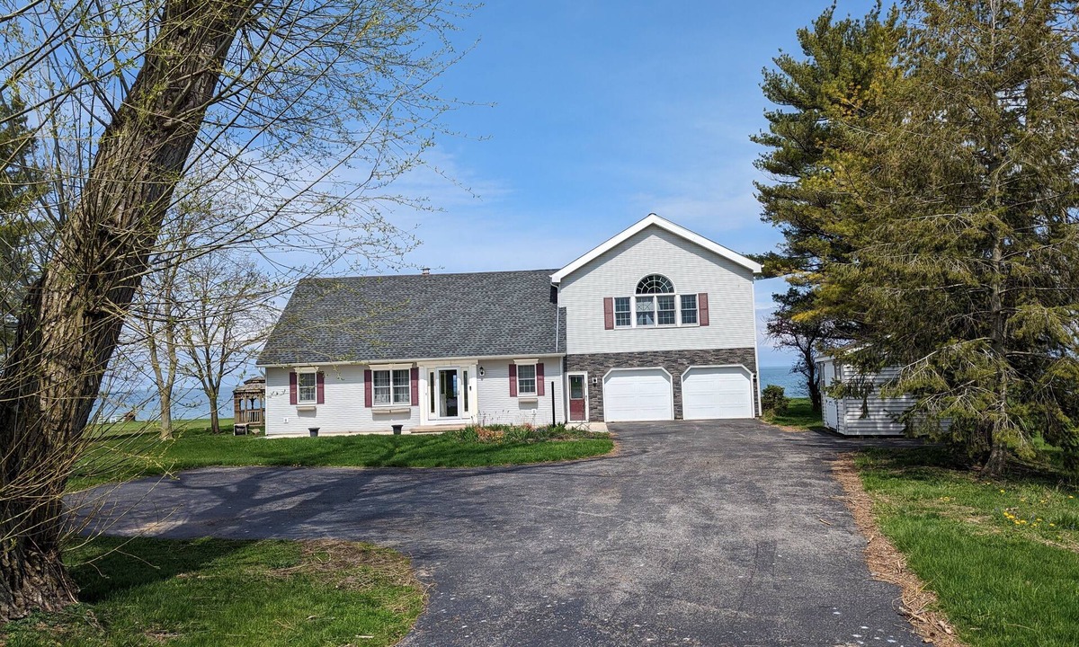 Wilson House | Beautiful lake getaway with pool