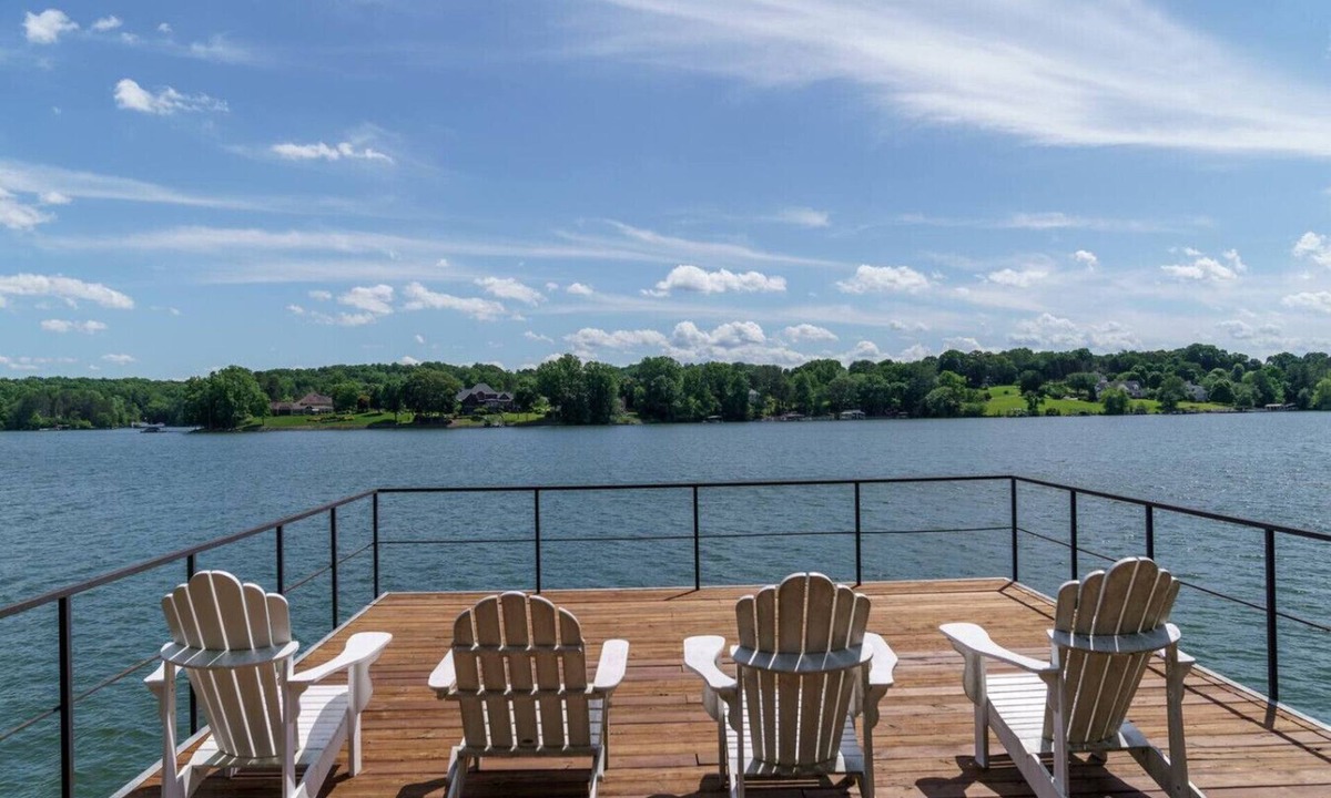 Gainesville House | Beautiful Lake Home/Private Dock