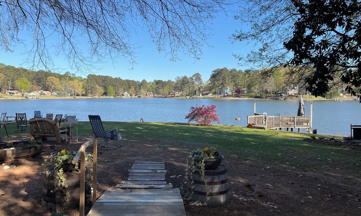 Jonesboro House | Beautiful lake house, 3BR-3BT- 20 min airport, 30 min stadium-south Atlanta