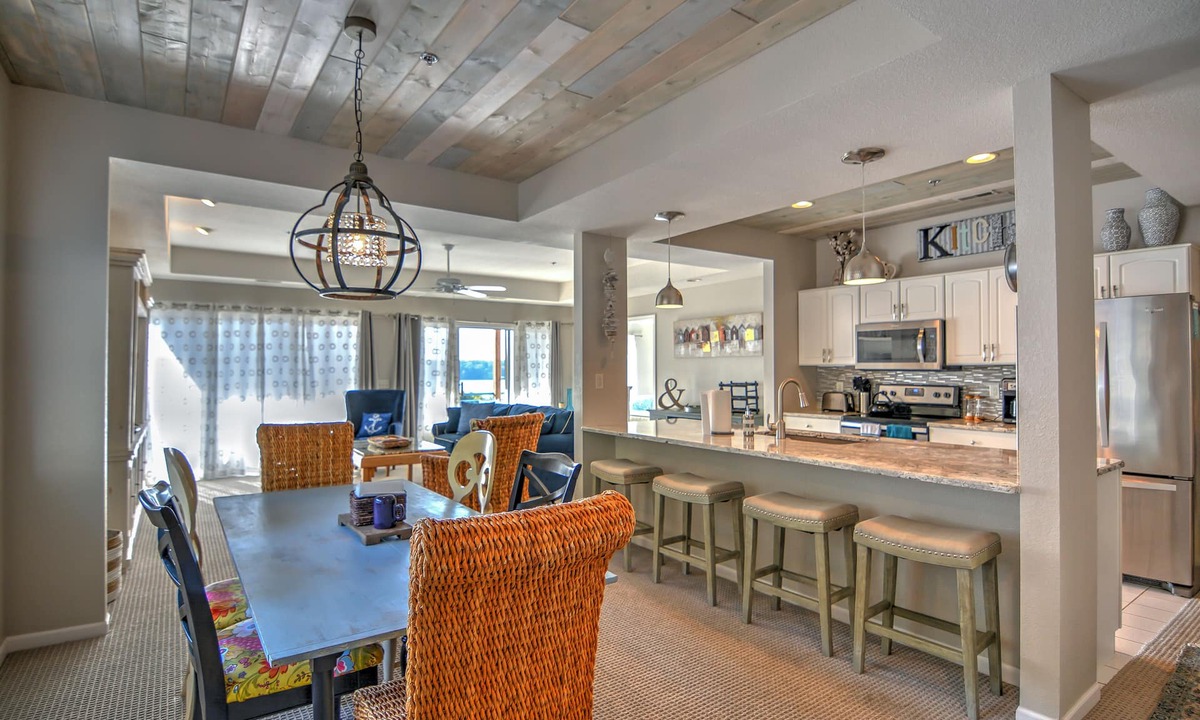 Lake Ozark Condo | BEAUTIFUL LAKE VIEW & JUST STEPS FROM THE POOL, 3BD/3BA CONDO W/12X40 BOAT SLIP