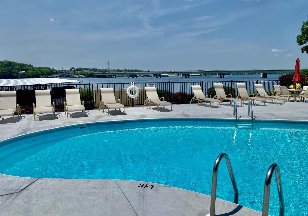 Osage Beach Apartment | Beautiful Lakefront 3br Private Condo